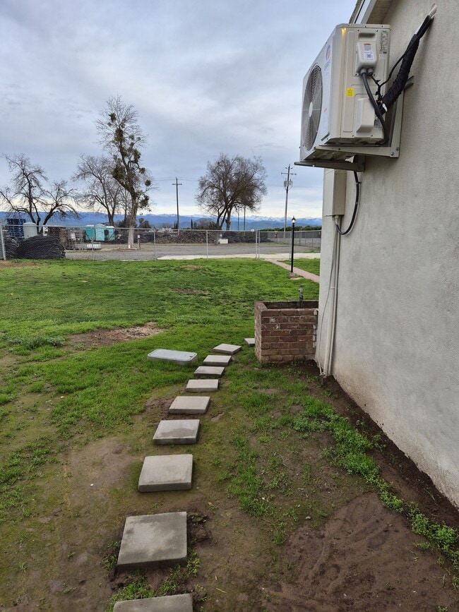 Building Photo - 21884 E Clayton Ave