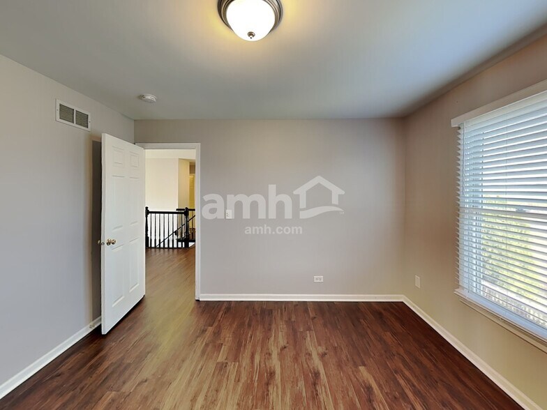 Building Photo - 411 Dover Ct N