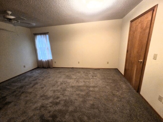 Building Photo - 2060 E Belmont St