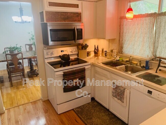 Building Photo - 731 Winchester Dr