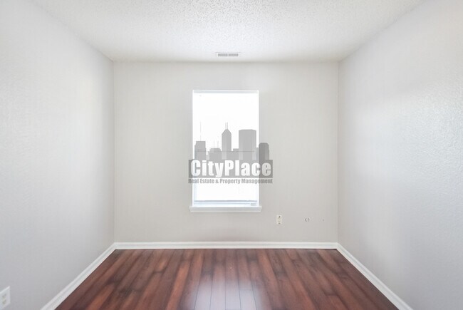 Building Photo - 5639 Wood Hollow Dr