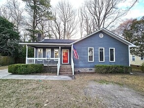 Building Photo - 740 Marigold St