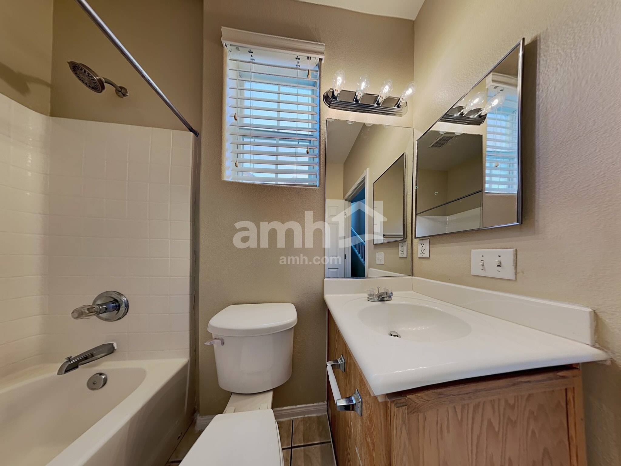 Building Photo - 9875 Travis Lake Ct