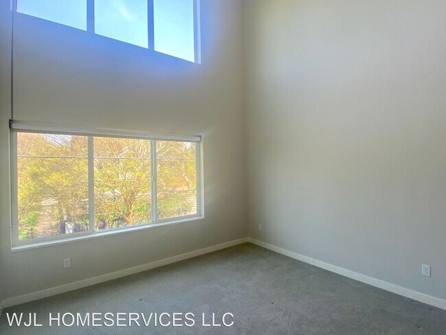 Building Photo - 2 br, 1.5 bath House - 521 NW 70th St