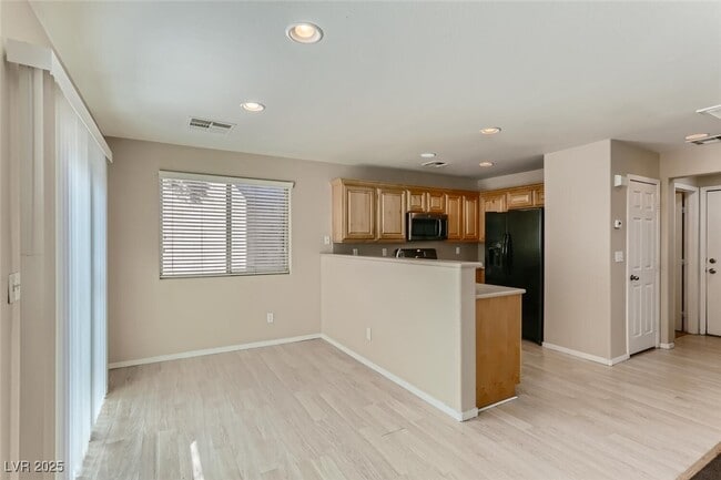 Building Photo - 8208 W Wildwood Glen Dr