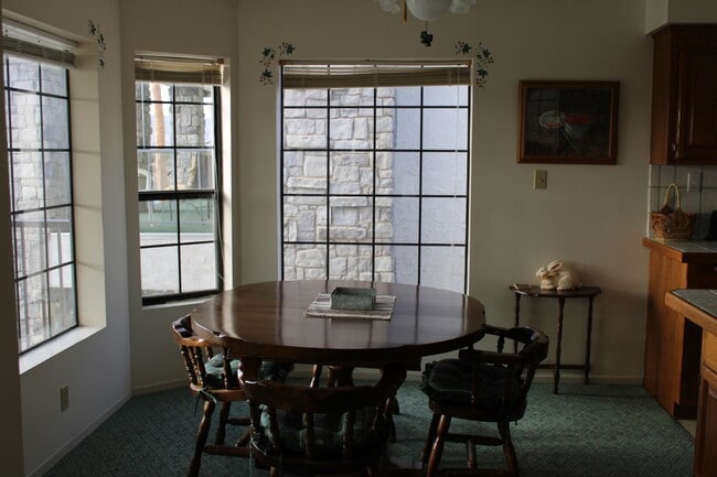 Building Photo - Riverfront 4 Bedroom Vacation Home Includes utiliities