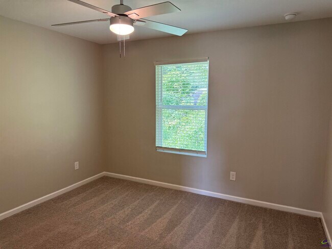 Building Photo - 186 Price Ml Trl