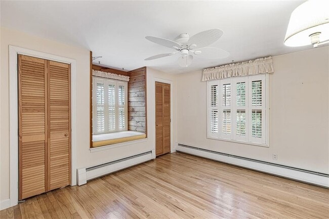 Building Photo - 14 Rip Van Winkle Cir