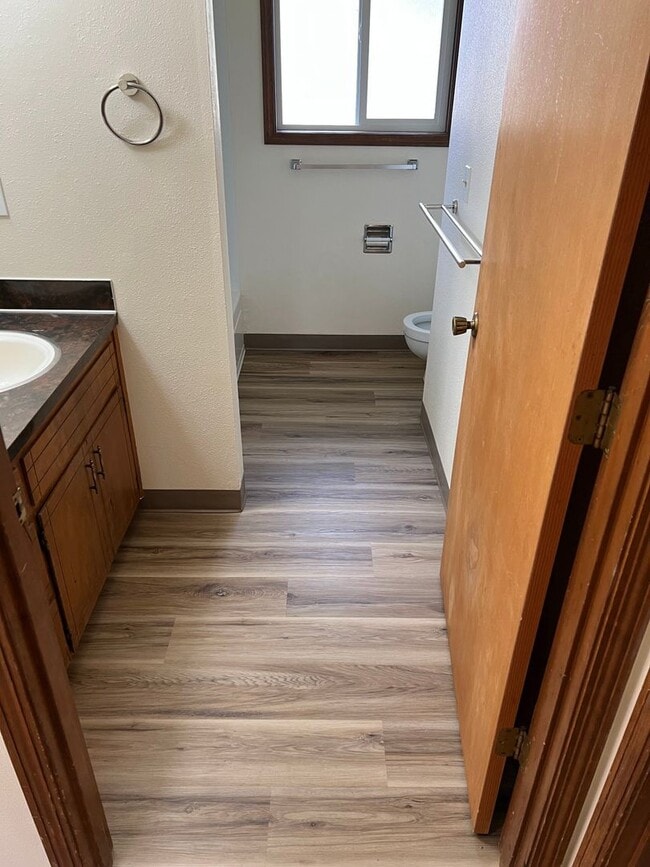 Building Photo - 2 Bedroom in Bethel-Danebo Area