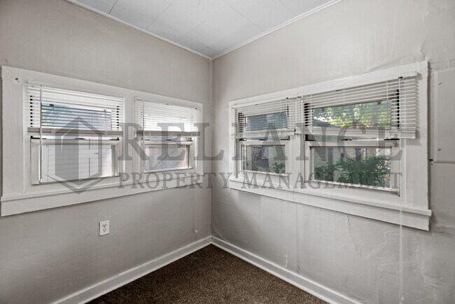 Building Photo - 232 S Sedgwick St