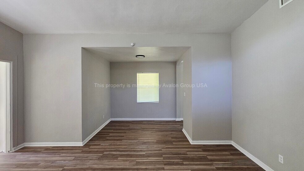 Building Photo - 5474 N River Rd