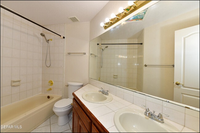 Building Photo - 6553 Brisa Del Mar Dr