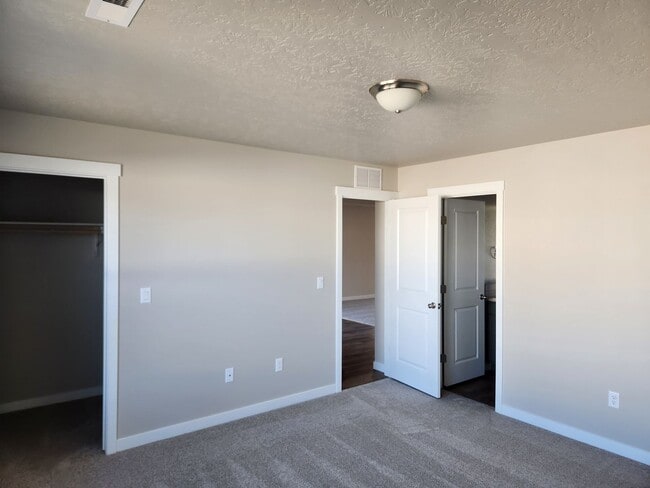 Building Photo - Beautiful 3 bed 2 bath home in Nampa just off Ustick and Midland Blvd