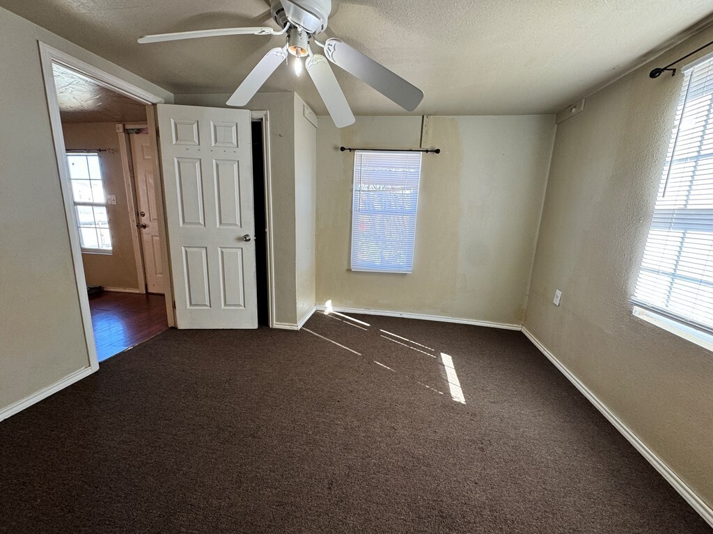 Building Photo - 422 S Lincoln Ave