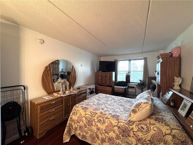 Building Photo - 79-14 Rockaway Beach Blvd