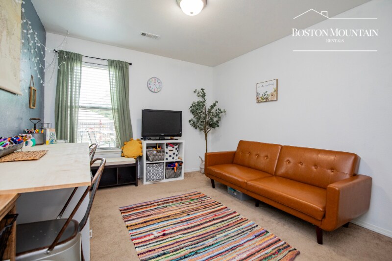 Building Photo - 1121 Apollo Dr