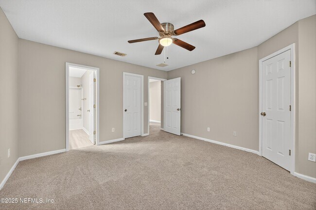 Building Photo - 655 Scrub Jay Dr