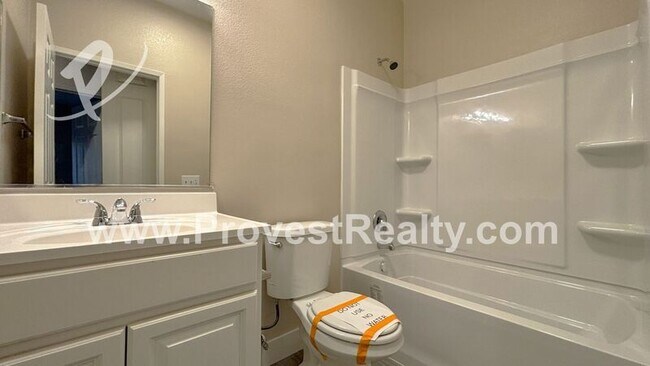 Building Photo - 14693 Karen Dr