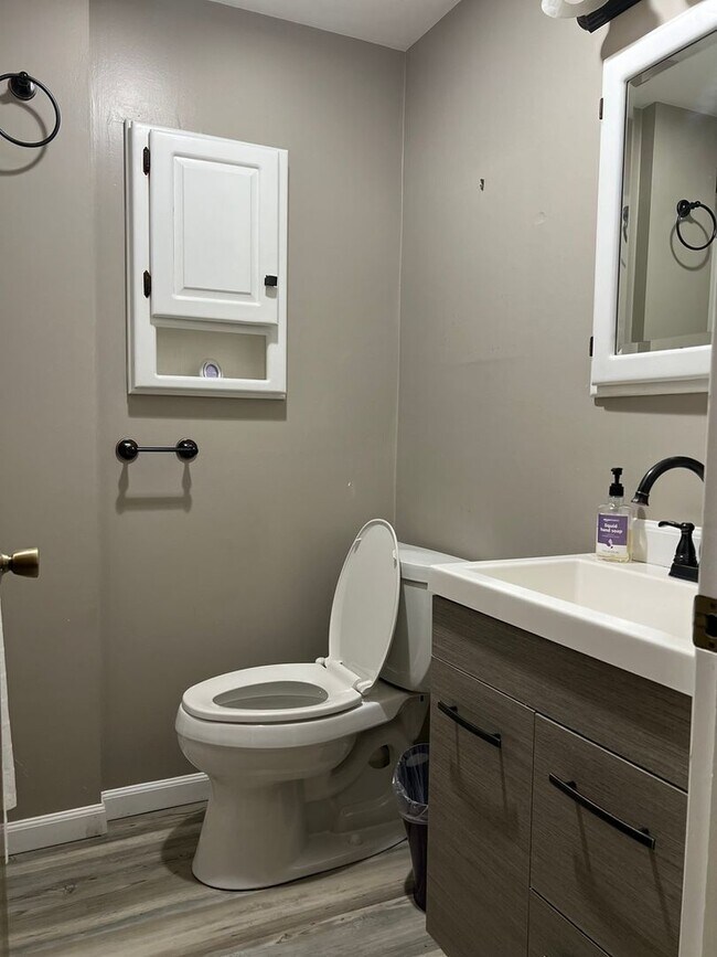 Building Photo - Charming 1BR Duplex in Pittsburgh