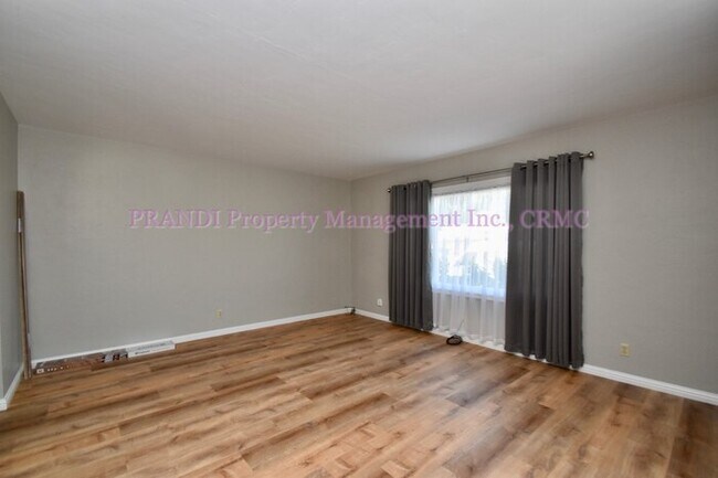 Building Photo - 45 Ignacio Ln