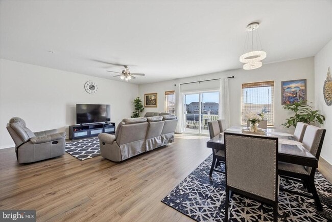 Building Photo - 68 Painters Wy