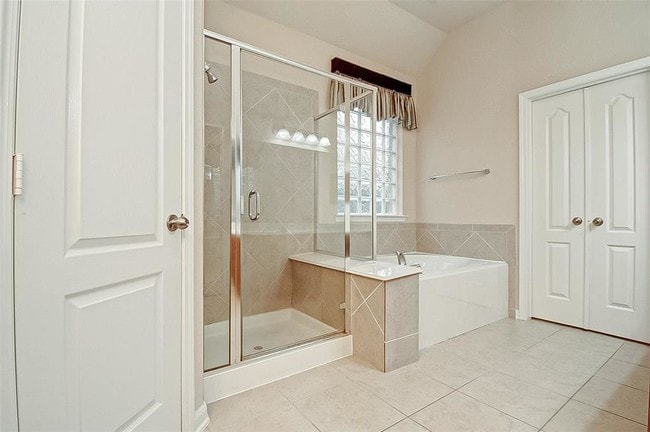 Building Photo - 6807 Fitzgerald Ct