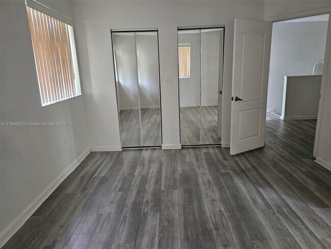 Building Photo - 21417 NW 13th Ct