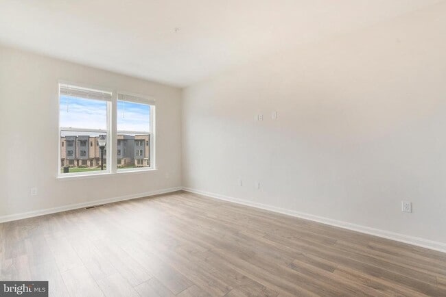 Building Photo - 463 Tiller St