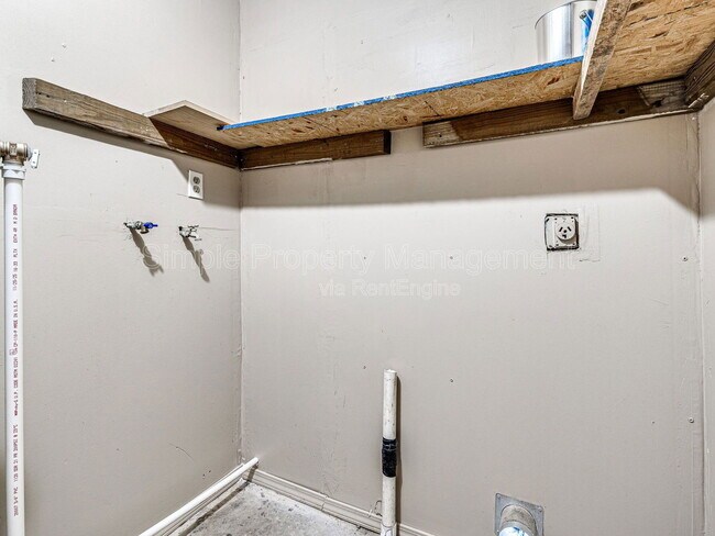 Building Photo - 4001 N Rockwell Ave