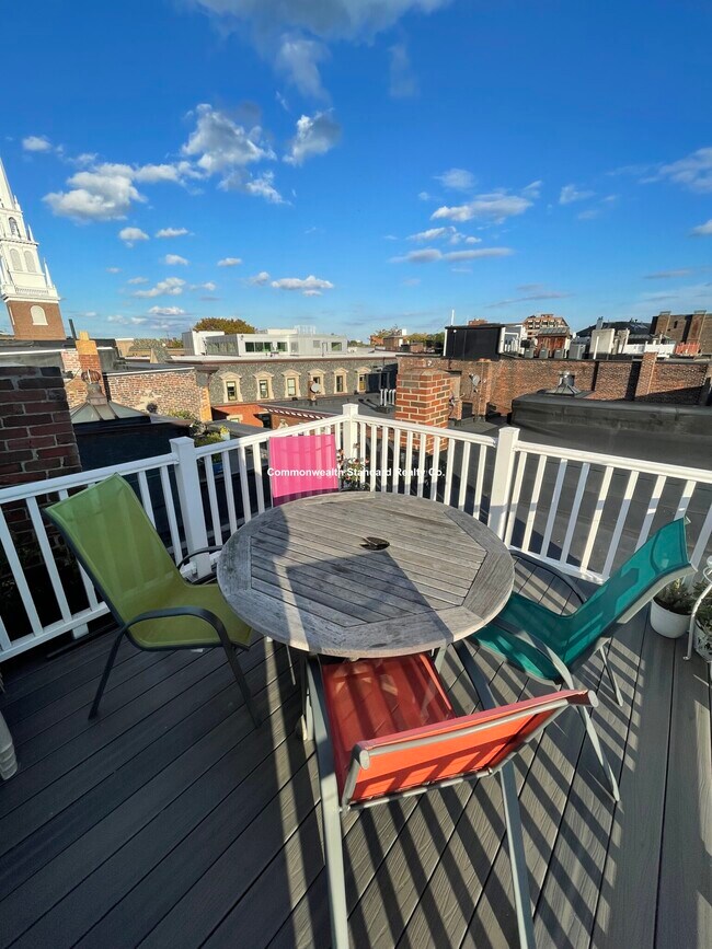 Building Photo - 152 Salem St