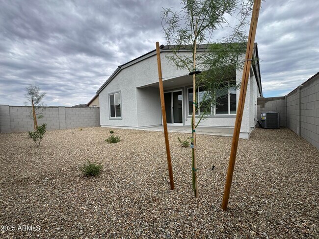 Building Photo - 17969 W Sand Hls Dr