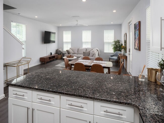 Building Photo - 4 Bedroom, 4 Bathroom House