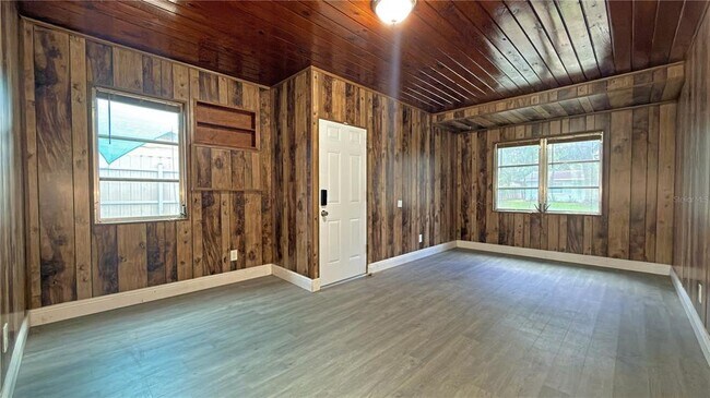 Building Photo - 126 Palm Dr