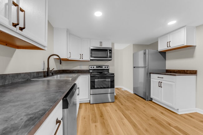 Building Photo - 1251 Richwood Ave