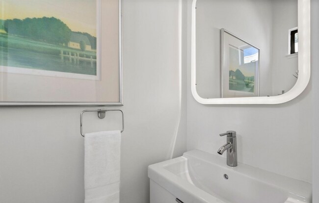 Building Photo - Charming Two Bedroom Condo in Mission Dolores - Please Contact for Showing Availability!