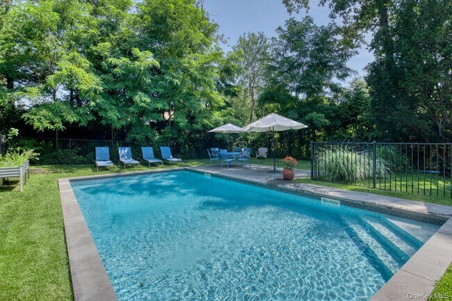 Building Photo - 7635 Main Bayview Rd