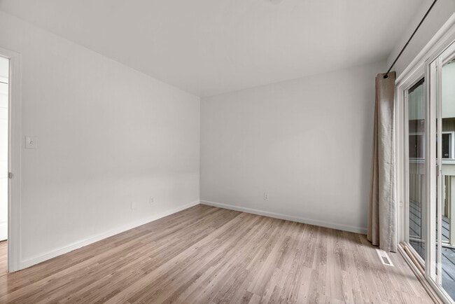 Primary Photo - 1615 Cottonwood Dr