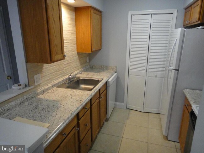Building Photo - 307 Lucas Ln