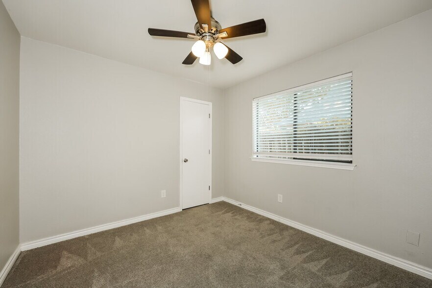 Building Photo - 522 Chancellorsville Dr