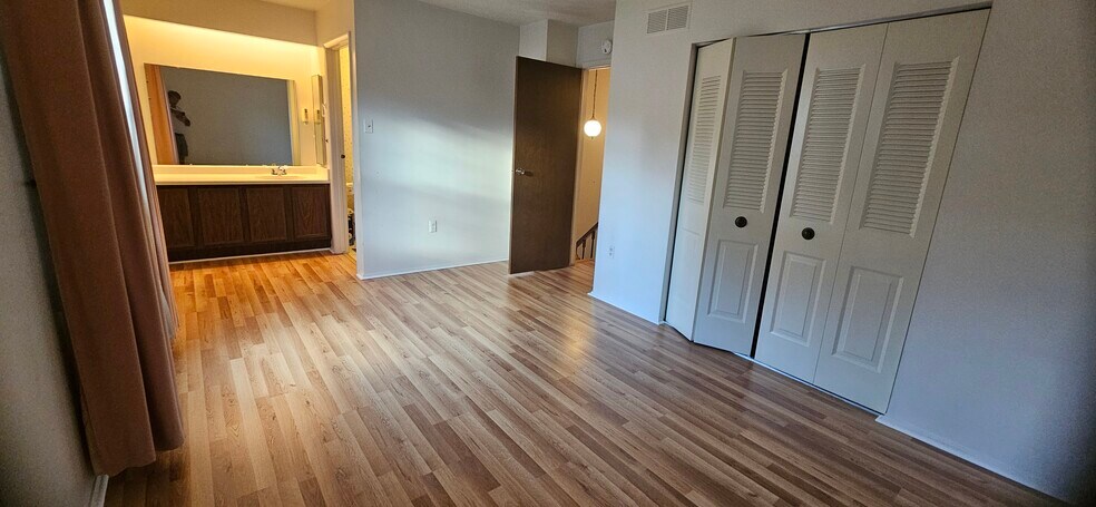 Master Bedroom - 307 Countryside Dr