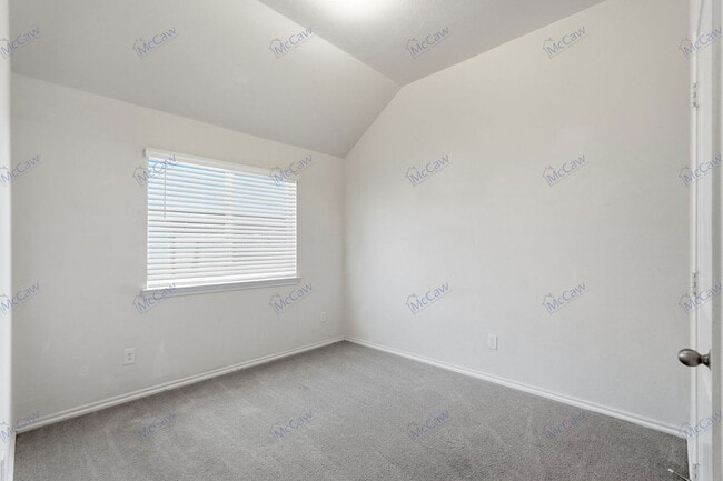 Building Photo - 422 Greenhaven Dr