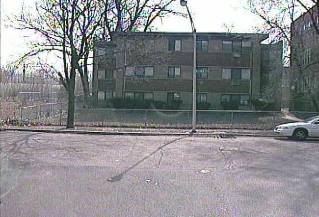 Building Photo - 963 E 84th St