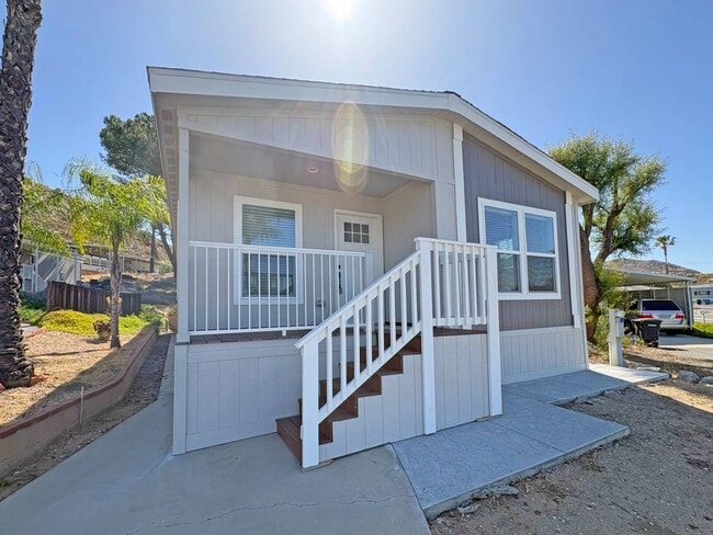 Building Photo - 1700 S State St