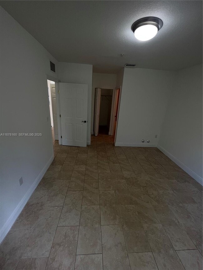 Building Photo - 211 W 79th Pl