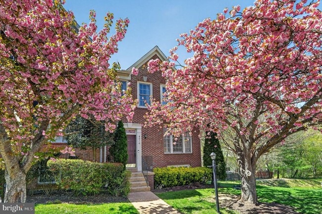 Building Photo - 8010 Readington Ct