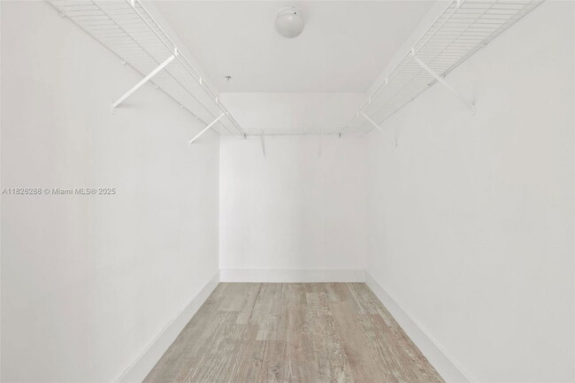 Building Photo - 650 West Ave