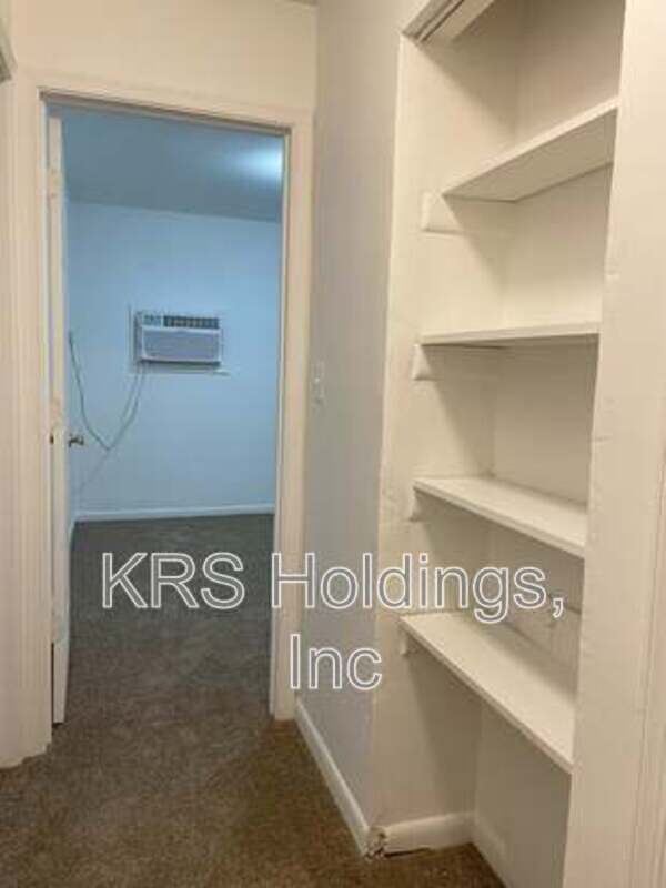 Building Photo - Stainback