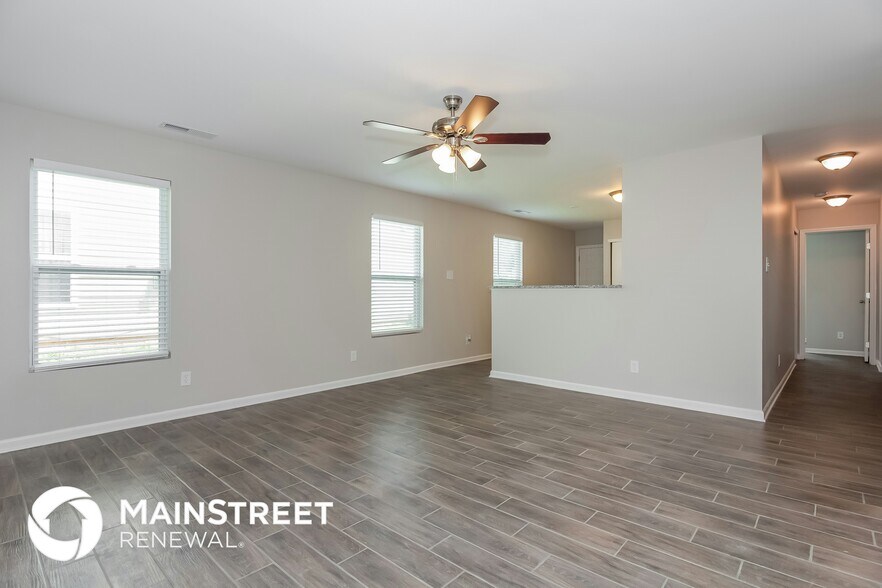 Building Photo - 4544 Stone Mountain Dr