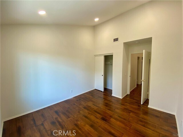 Building Photo - 809 Creekside Dr