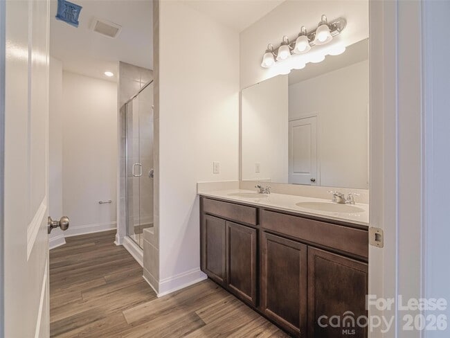 Building Photo - 1535 Pebble Shr Ln